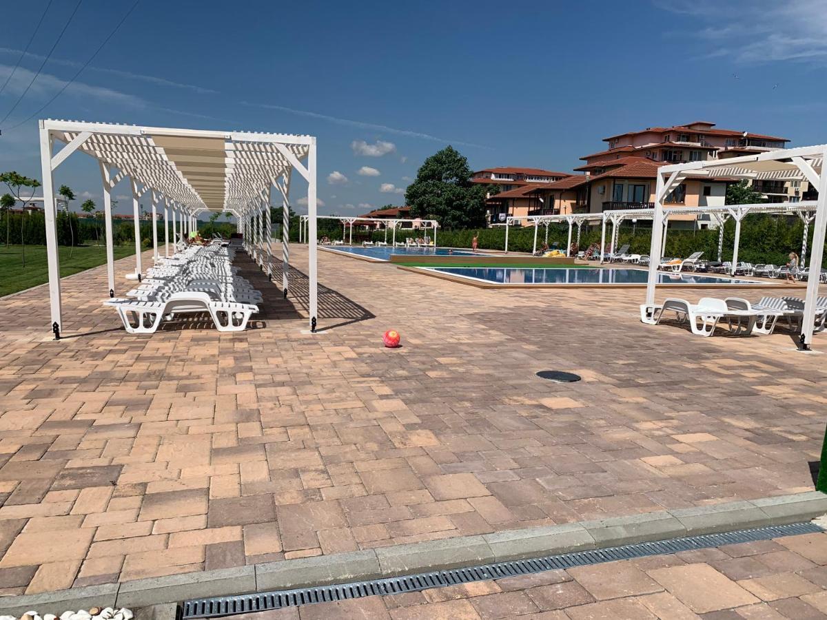 Apartcomplex Chateau Aheloy ภายนอก รูปภาพ