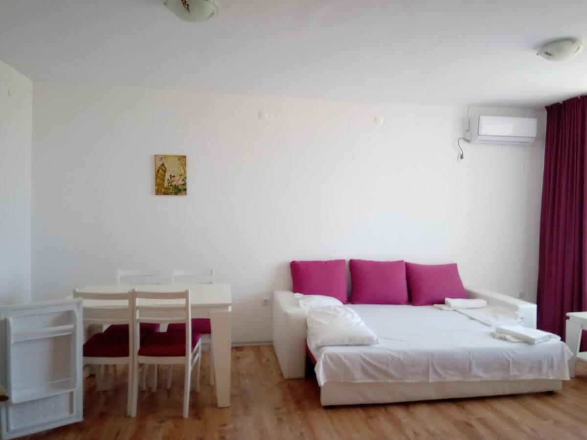 Apartcomplex Chateau Aheloy ภายนอก รูปภาพ