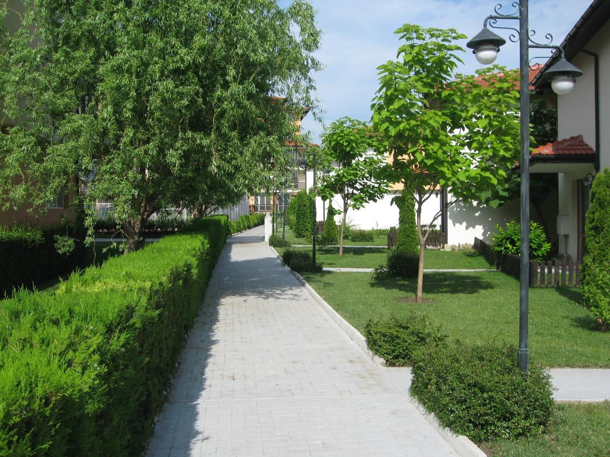 Apartcomplex Chateau Aheloy ภายนอก รูปภาพ