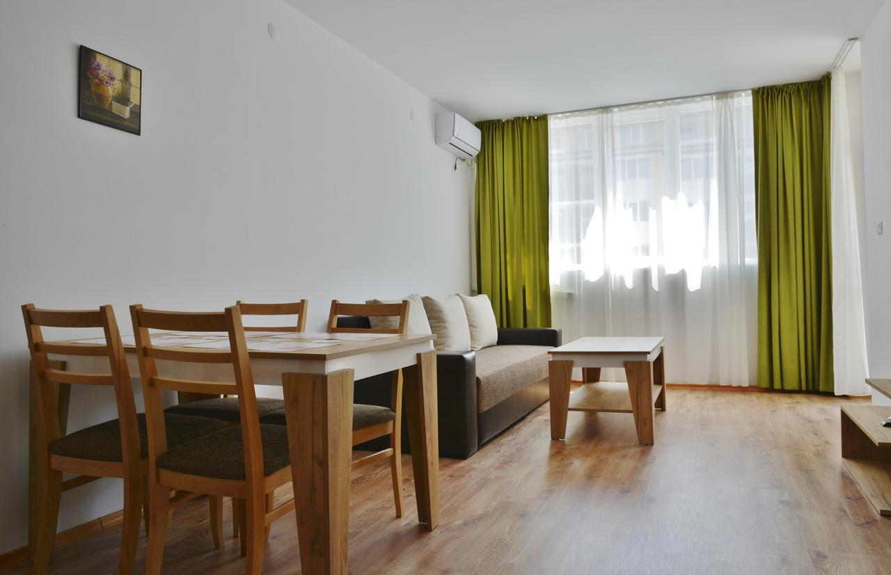 Apartcomplex Chateau Aheloy ภายนอก รูปภาพ