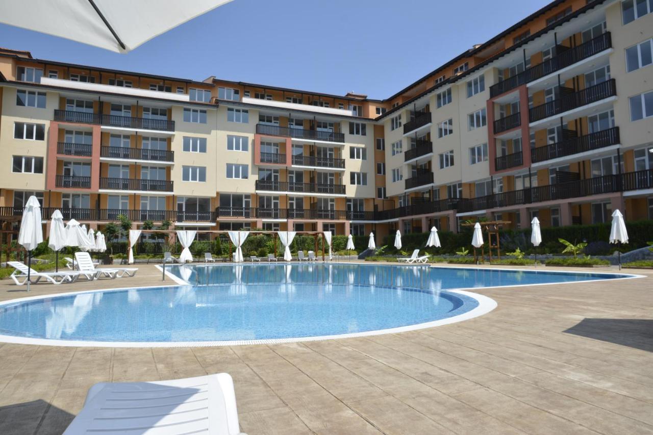 Apartcomplex Chateau Aheloy ภายนอก รูปภาพ